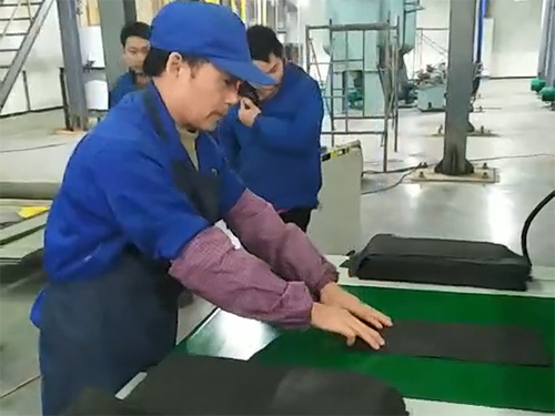 汽车阻尼垫涂胶生产线