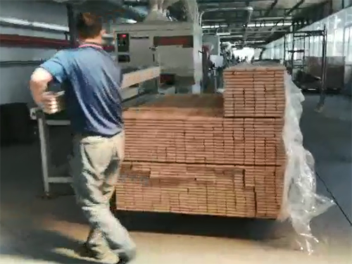 篮球馆地板UV涂装线...